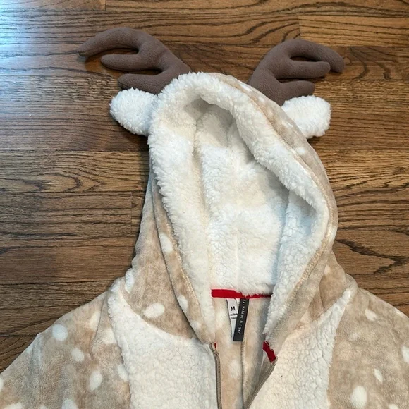 JACYLN INTIMATES- deer onesie. Size M - Picture 3 of 10